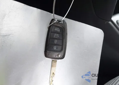 2019 Hyundai Kona Se из США, поврежденный, VIN KM8K12AA5KU276349